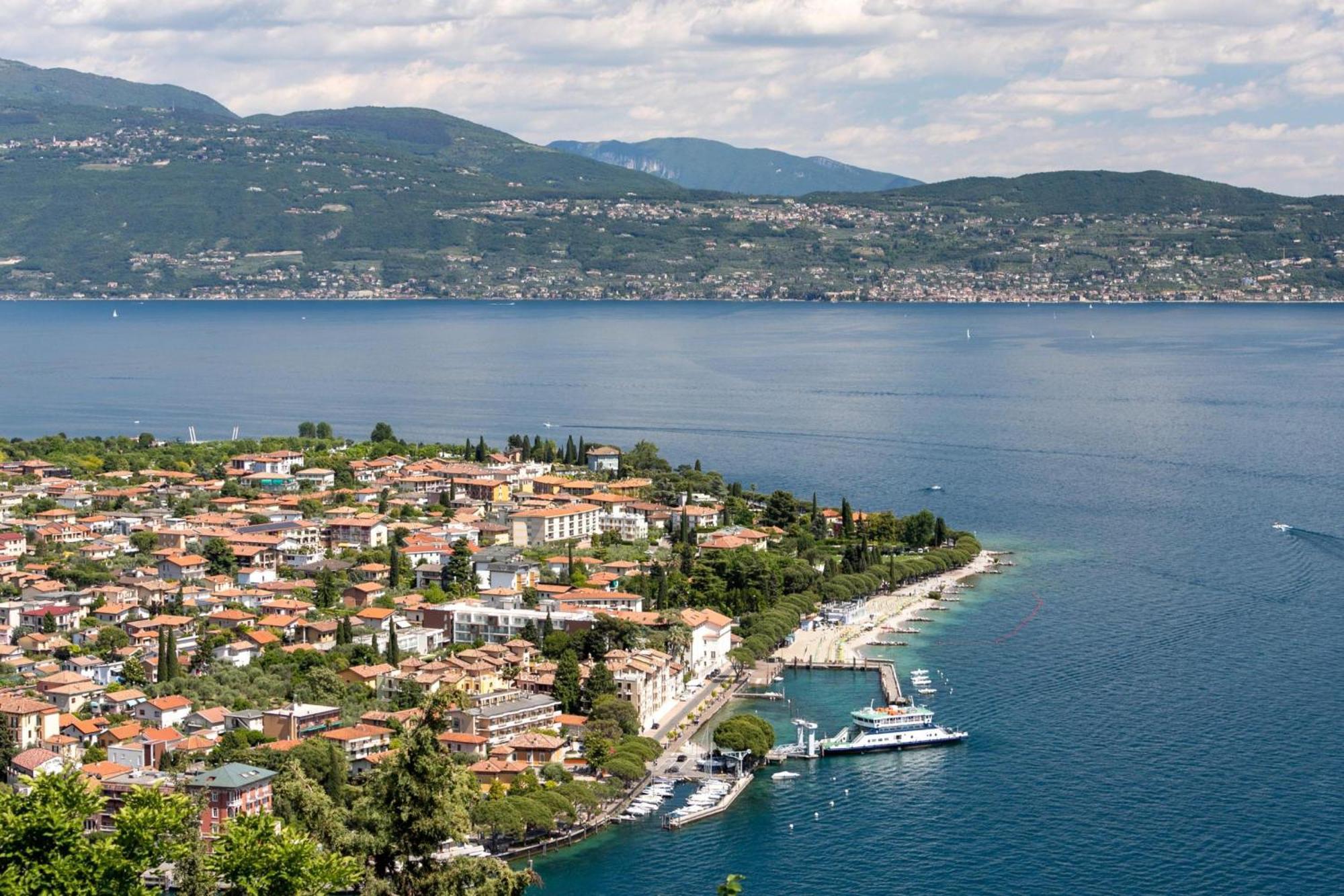 Spiaggia Azzurro -Lakeside With Terrace - Happy Rentals Toscolano Maderno Exteriör bild